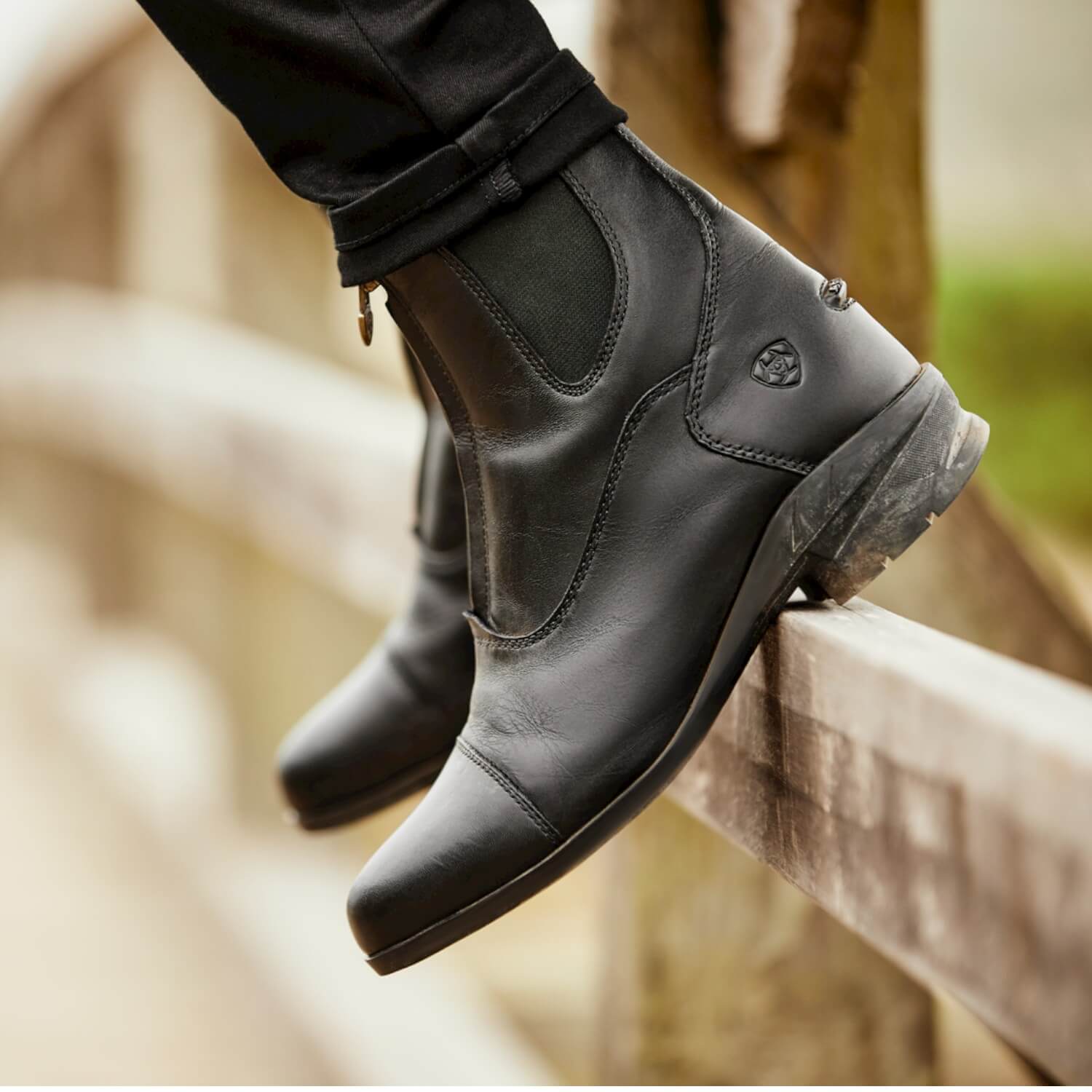 Ariat Stiefelette Heritage Zip H2O in Black