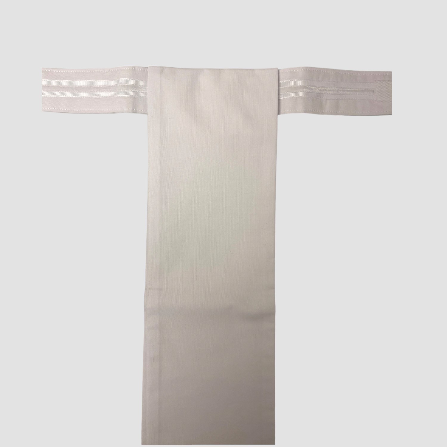 Plastron Classic mit wechselbarem Riegel